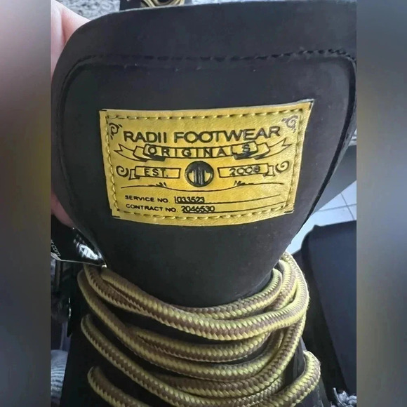 Radii | Rare Find - Mens Black/Yellow Sneakers  | Size 10 - Picture 3 of 6